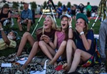 Total solar eclipse wows crowds across the US