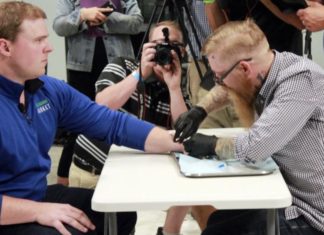 US company throws “chip party” to implant microchips in staffers