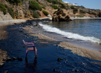 Oil tanker spill threatens coastal areas in Greece’s capital