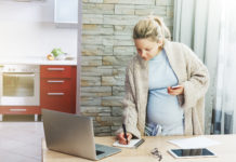 5 Reasons You Should Hire a Digital Marketing Expert for Your Parenting Blog