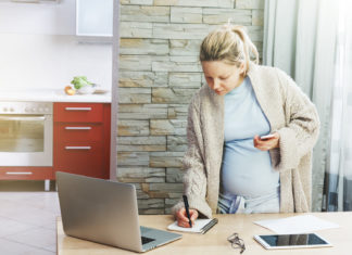 5 Reasons You Should Hire a Digital Marketing Expert for Your Parenting Blog