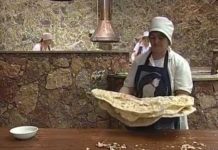 Lavash, the preparation, meaning and appearance of traditional Armenian bread