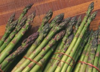 Spread of breast cancer linked to compound in asparagus and other foods
