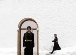 Record snowfall in Moscow leaves one dead, as authorities call ‘snow day’