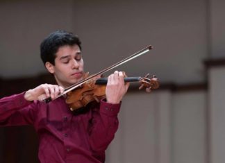2018 Senior Winner, Ruben Rengel, performing with the Sphinx Symphony Orchestra