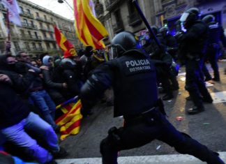 German police arrest ex-Catalan leader Carles Puigdemont