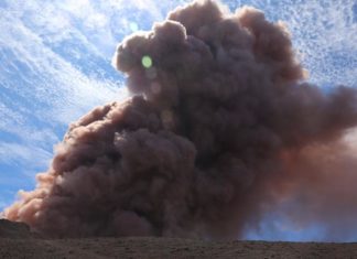 Volcanic ‘curtain of fire’ sends people fleeing Hawaii homes