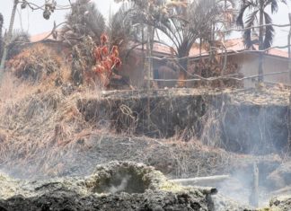 New Hawaii lava fissures could spur more evacuations