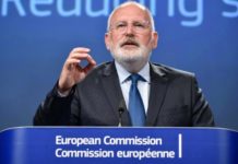 EU moves to ban single-use plastics