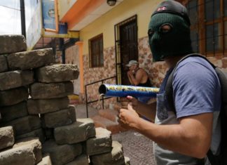 New Nicaragua violence kills six including US citizen