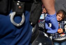 Hungary passes law criminalising aid to migrants