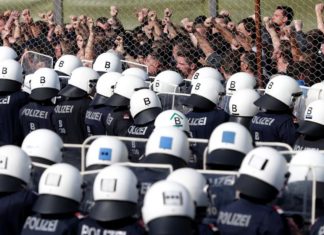 Austria deploys police, troops for immigration exercise on border