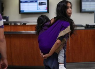 US orders migrant parents to vacate with children or without them – report