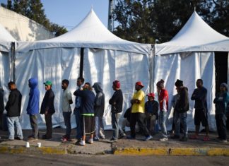 Central American migrants in Mexico determined to go to US border