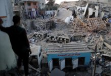 Israel escalates air strikes on Gaza