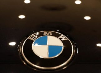BMW, Vodafone, Ericsson urge EU to consider 5G car standard