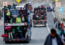 Migrant caravan continues journey to reach US