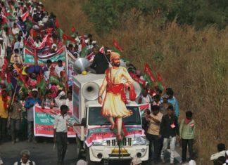 In pictures: Indian framers march to seek loan waivers
